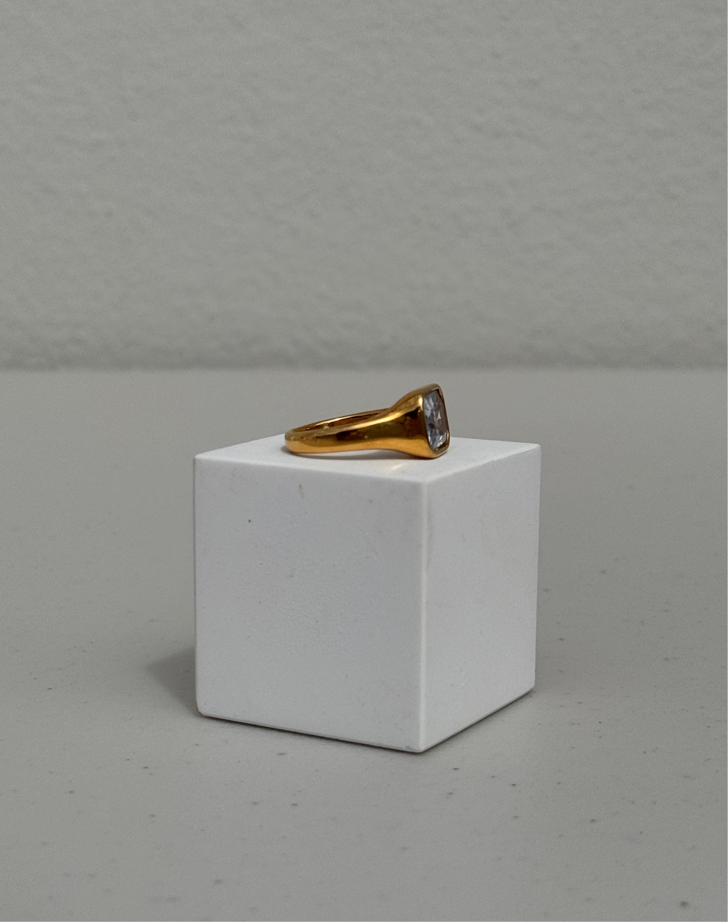 Diamond-touched Gold Ring