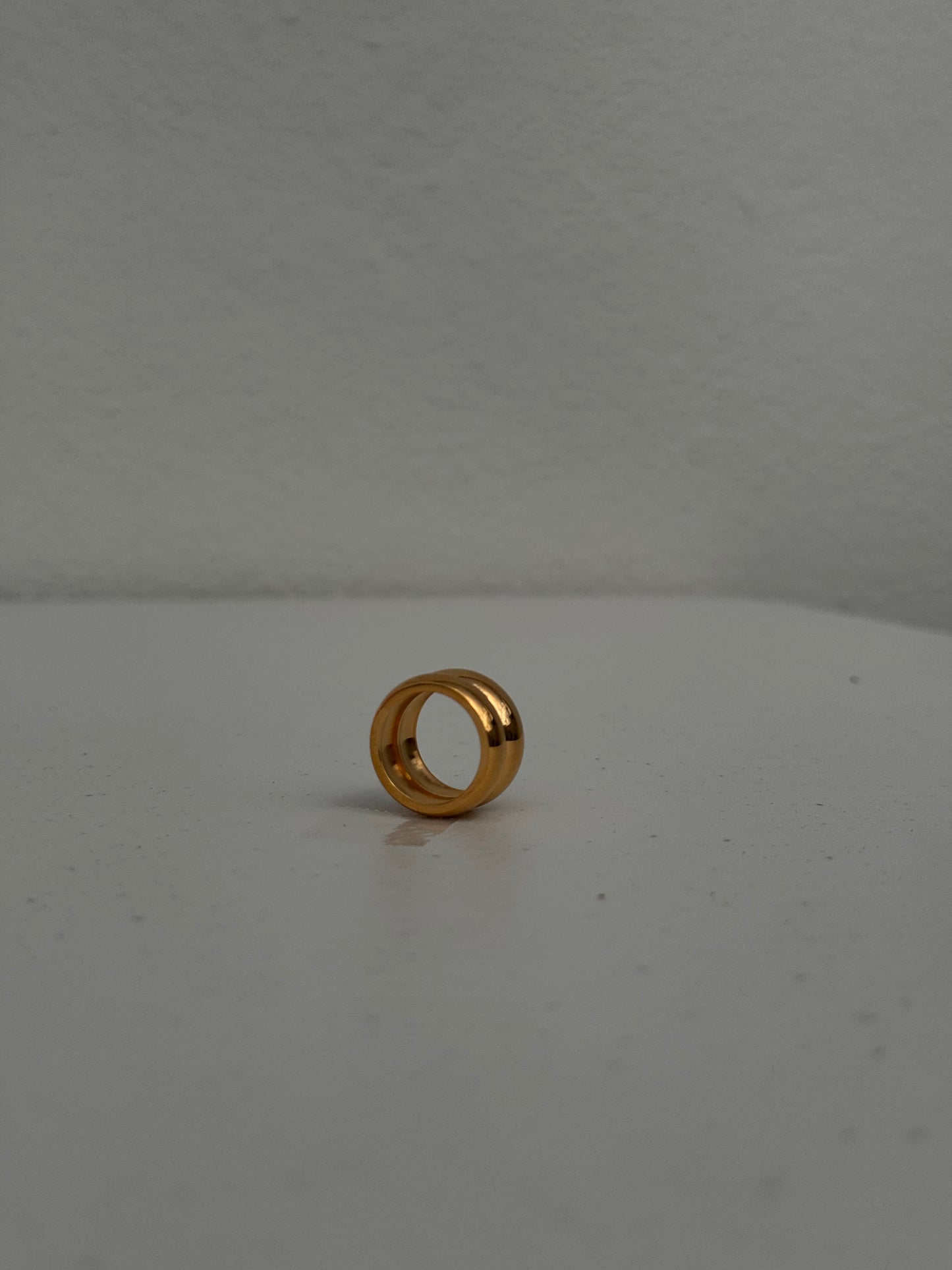 Double-hoop Ring